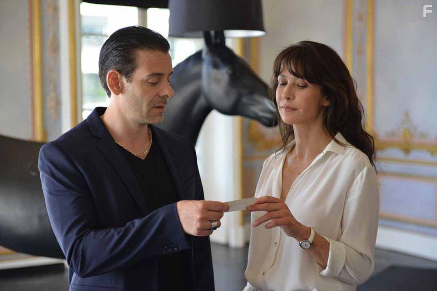 Sophie Marceau and Gal Zaks in Madame Mills, une voisine si parfaite (2018)