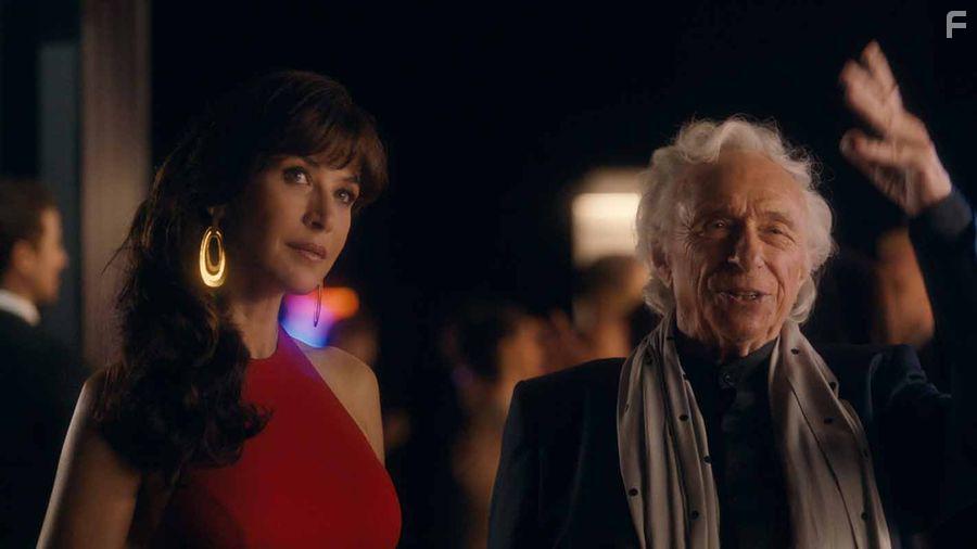 Sophie Marceau and Pierre Richard in Madame Mills, une voisine si parfaite (2018)
