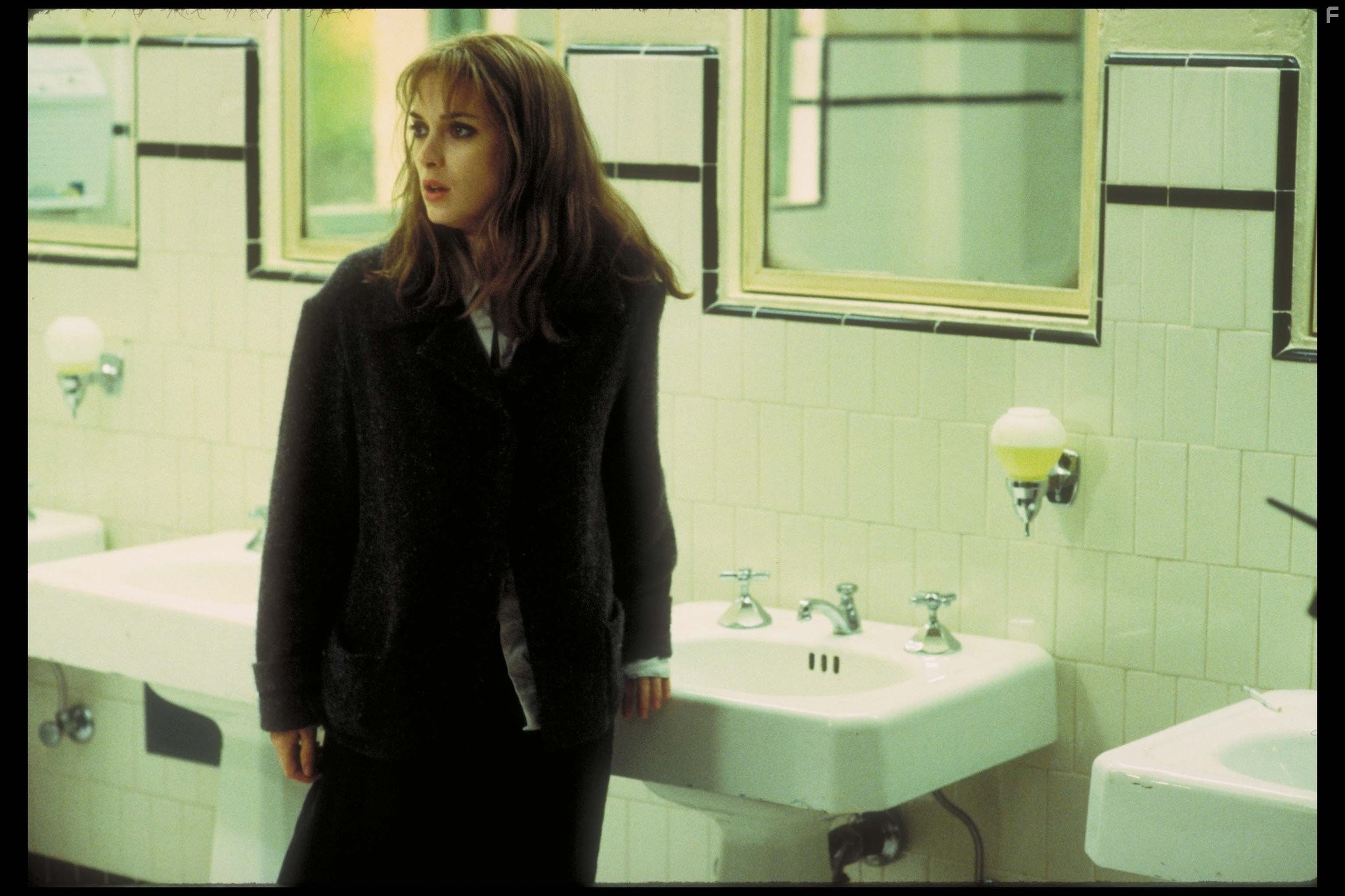 Winona Ryder in Заблудшие души (2000)