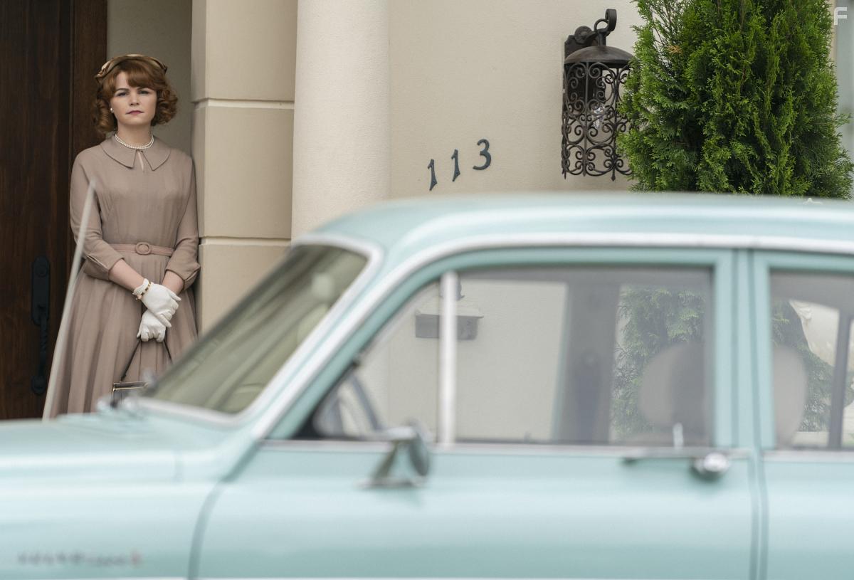 Ginnifer Goodwin in Why Women Kill (2019)