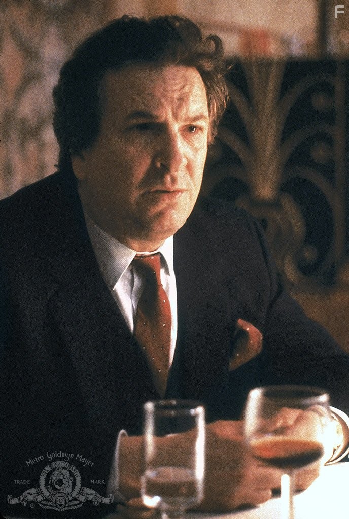 Danny Aiello in Во власти Луны (1987)