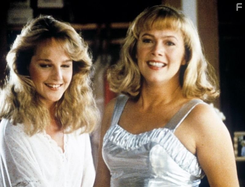 Helen Hunt and Kathleen Turner in Пегги Сью вышла замуж (1986)