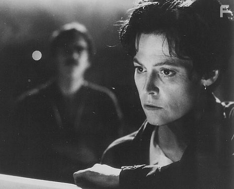 Sigourney Weaver and Stuart Wilson in Смерть и девушка (1994)