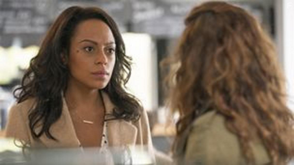 Anna Friel and Rosalind Eleazar in Deep Water (2019)