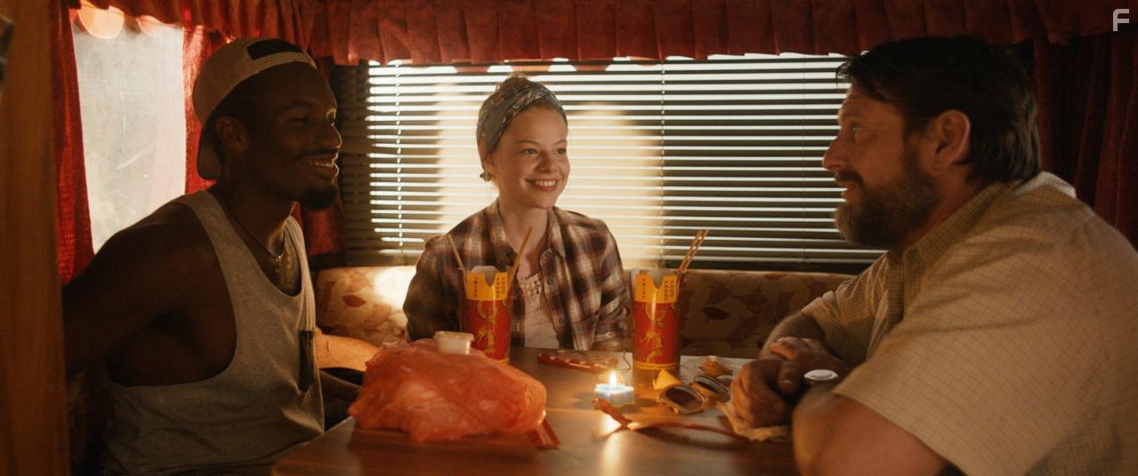 Peter Trabner, Emma Bading, and Elvis Clausen in Lucky Loser - Ein Sommer in der Bredouille (2017)