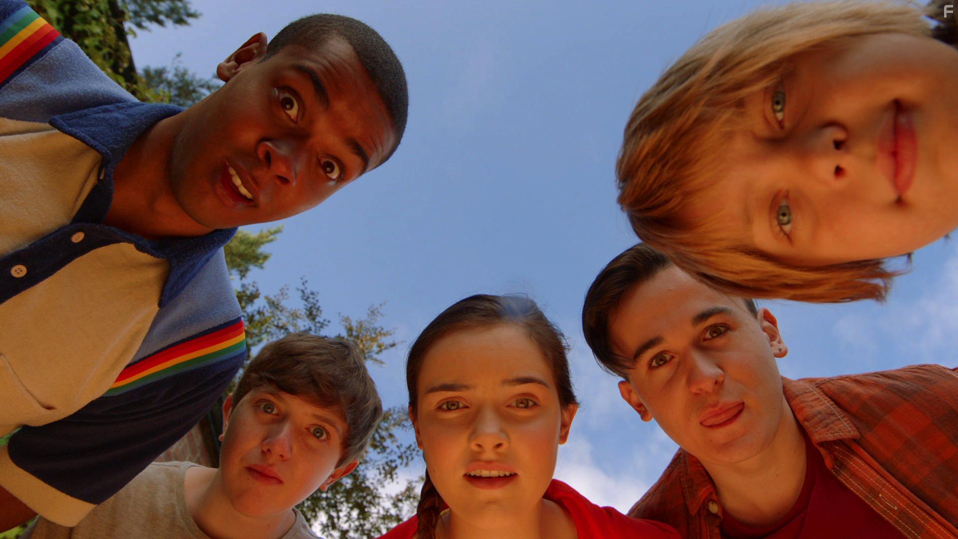 Erica Brown, Reece Buttery, Neil Reynolds, Gene Gurie, and Joel Guy in Secret Life of Boys (2015)