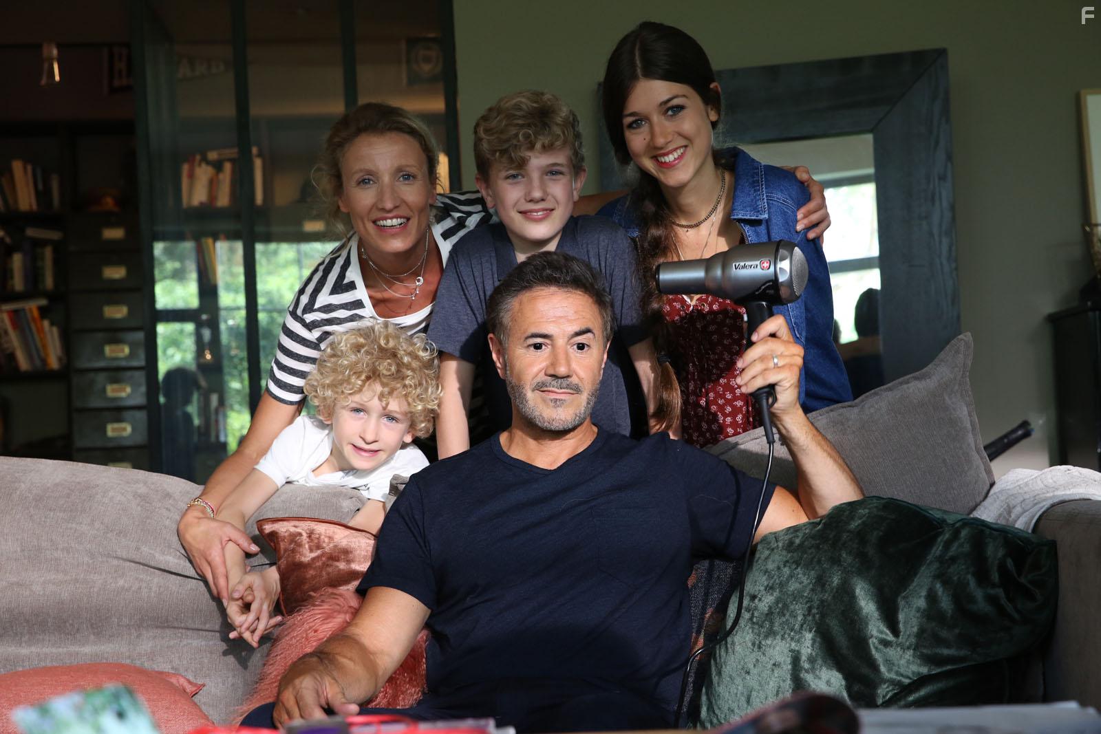 Jos Garcia and Alexandra Lamy in Chamboultout (2019)