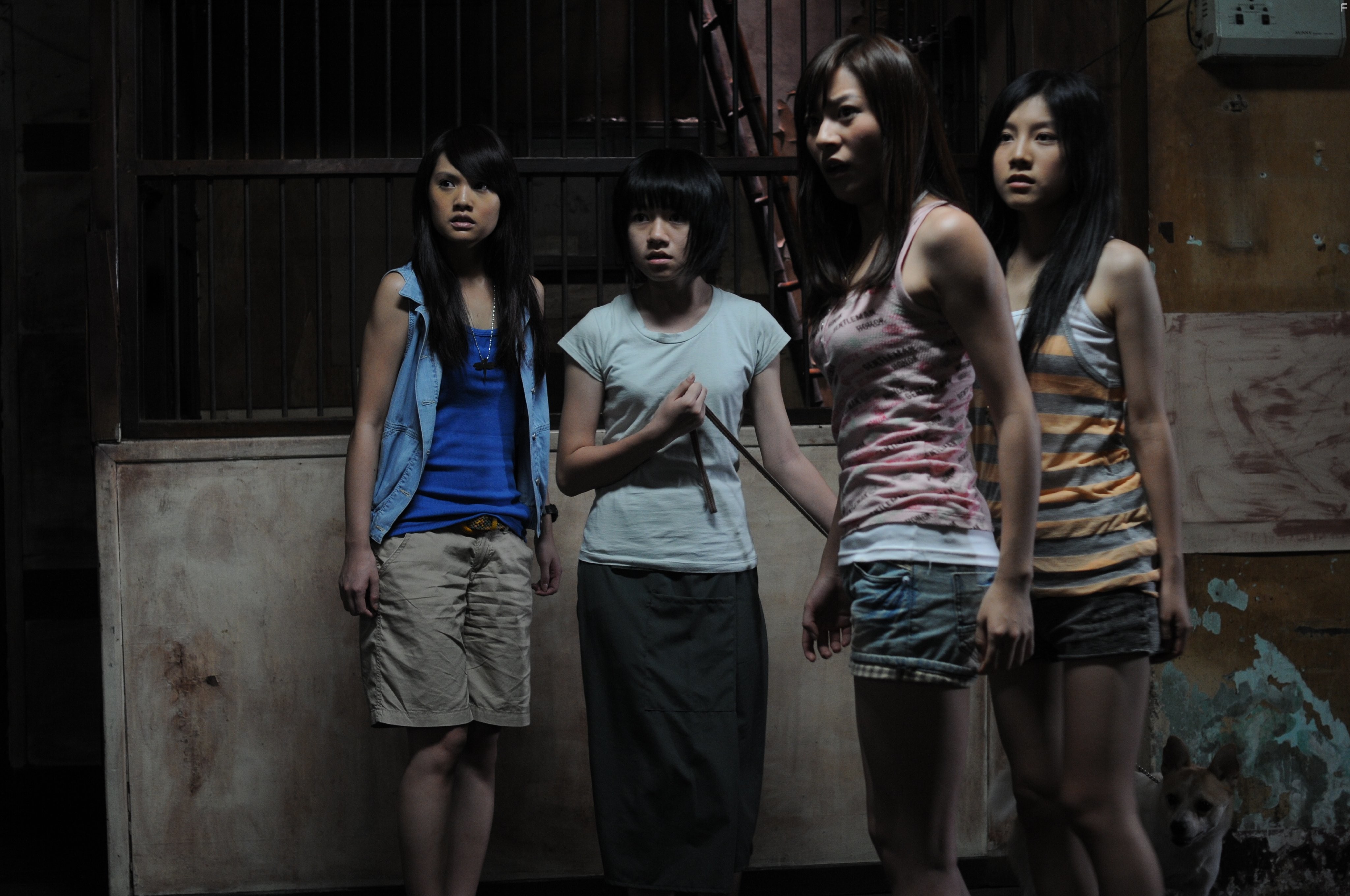 Rainie Yang, Elanne Kwong, and Ciwi Lam in Глаз ребенка (2010)