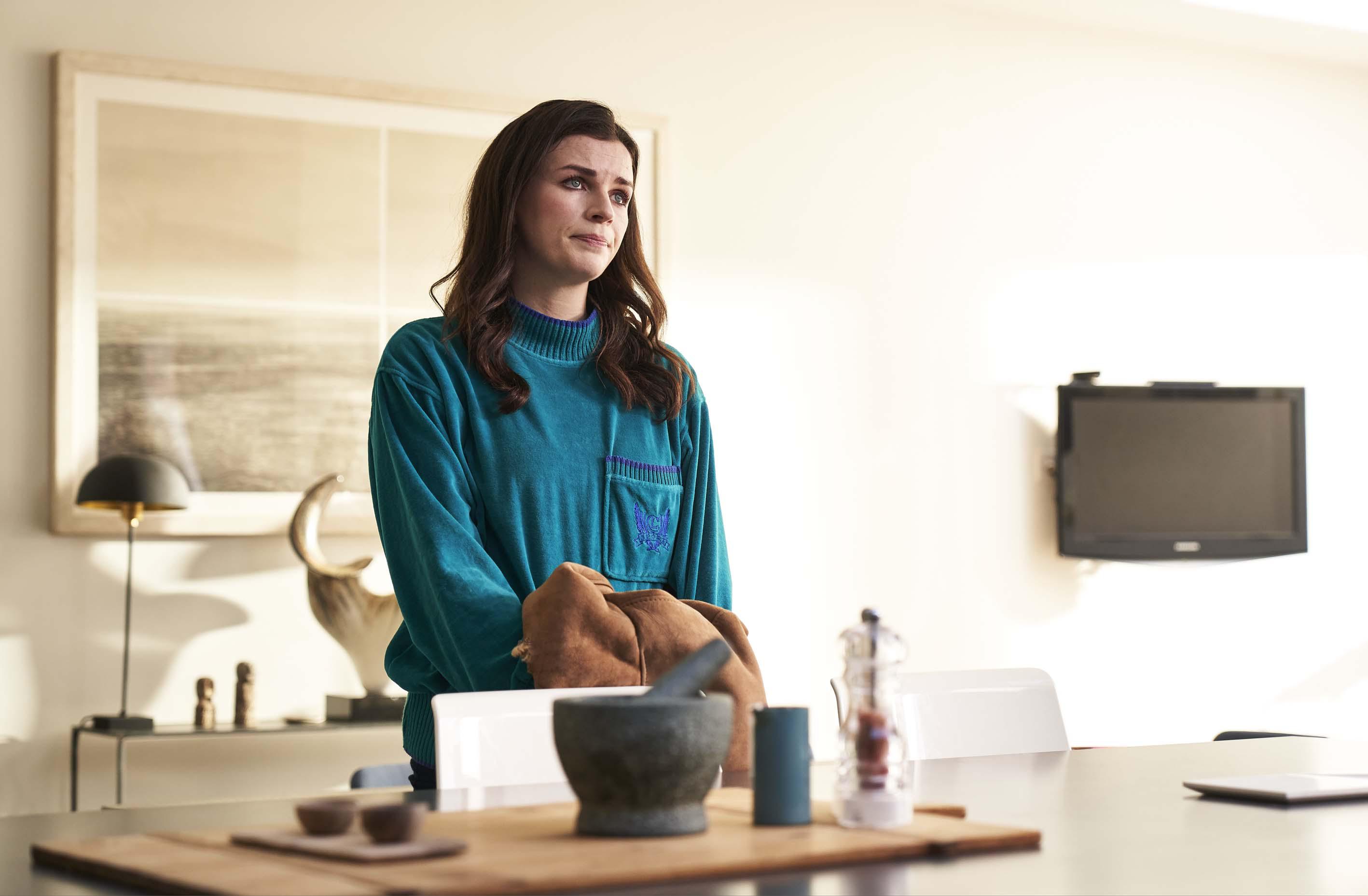 Aisling Bea in This Way Up (2019)