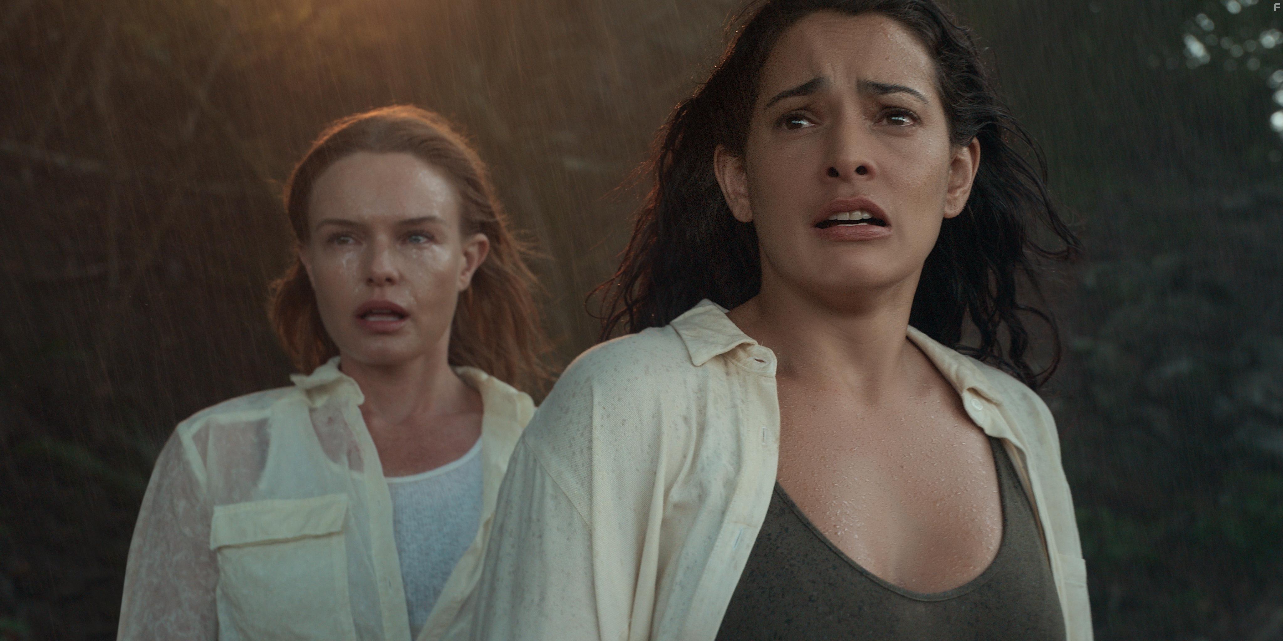 Kate Bosworth and Natalie Martinez in The I-Land (2019)