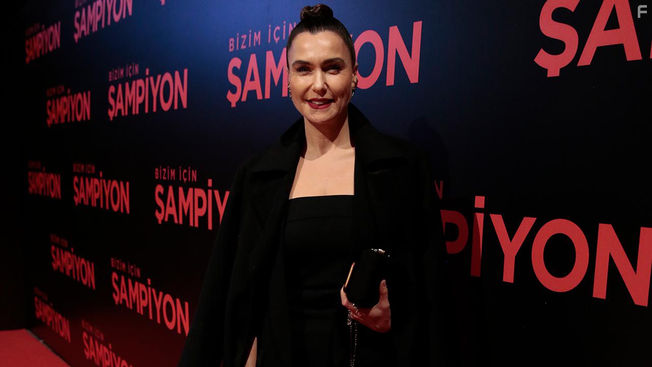 Sevval Sam at an event for Bizim Iin Sampiyon (2018)