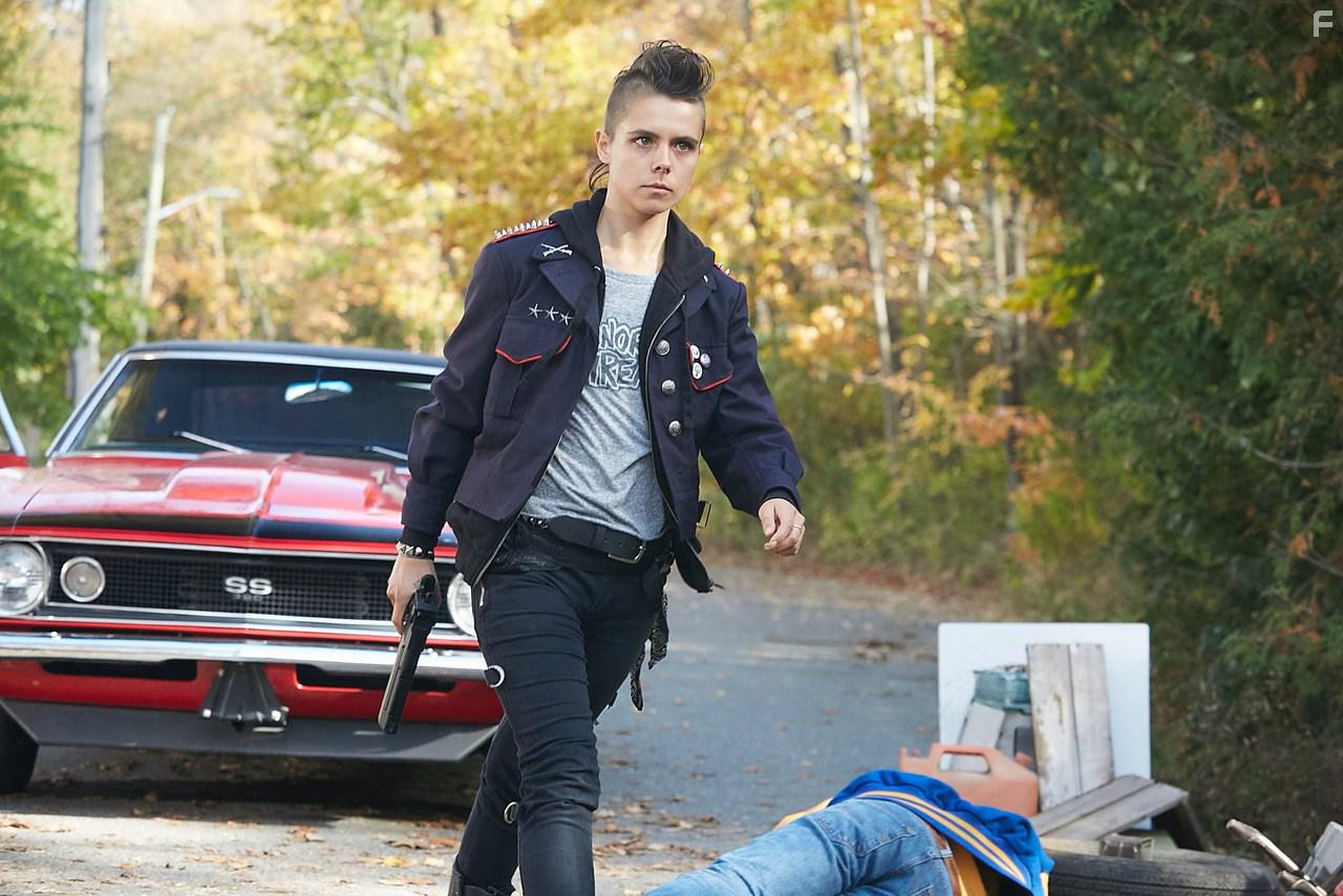 Paloma Kwiatkowski in Riot Girls (2019)