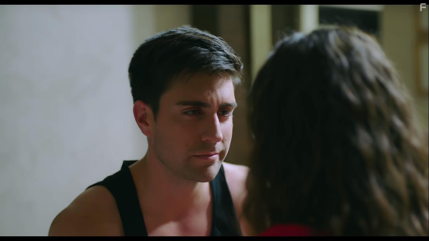 Caglar Ertugrul in Yanimda Kal (2018)