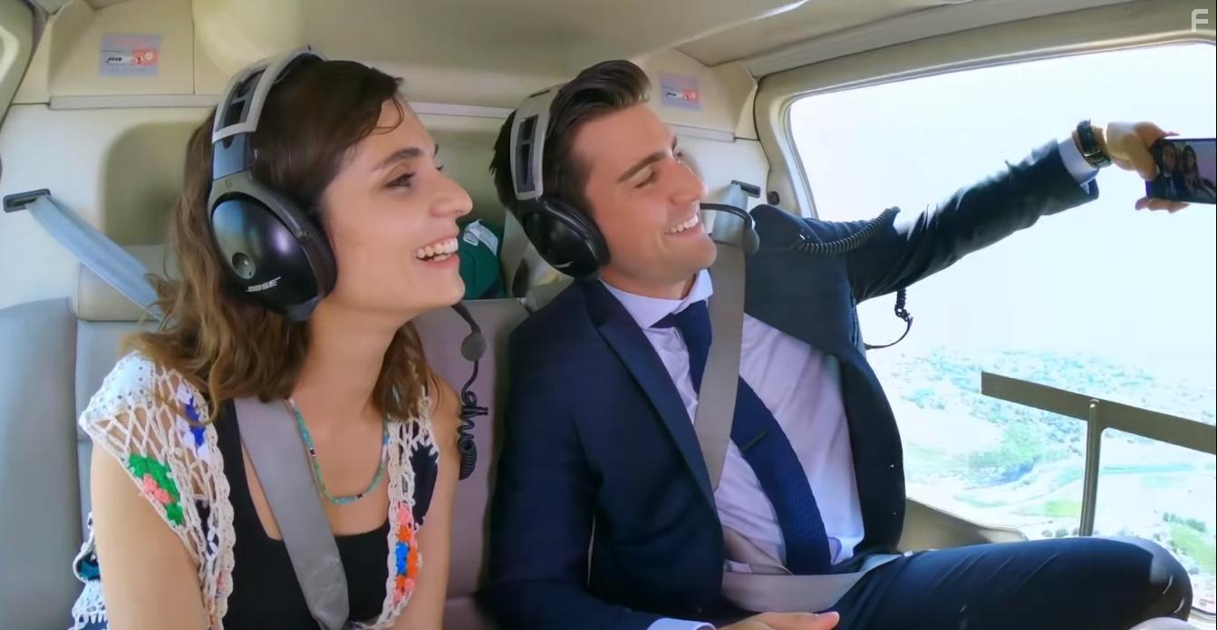 Caglar Ertugrul and Meric Aral in Yanimda Kal (2018)