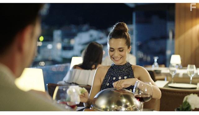 Meric Aral in Yanimda Kal (2018)