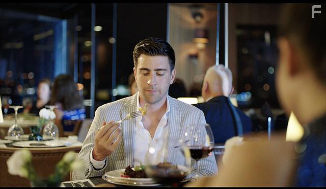 Caglar Ertugrul in Yanimda Kal (2018)