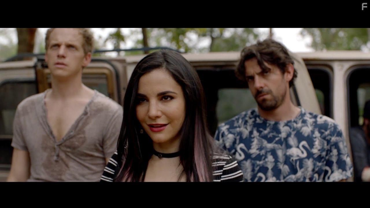 Jos Mara de Tavira, Martha Higareda, and Chris Geere in Deadtectives (2018)