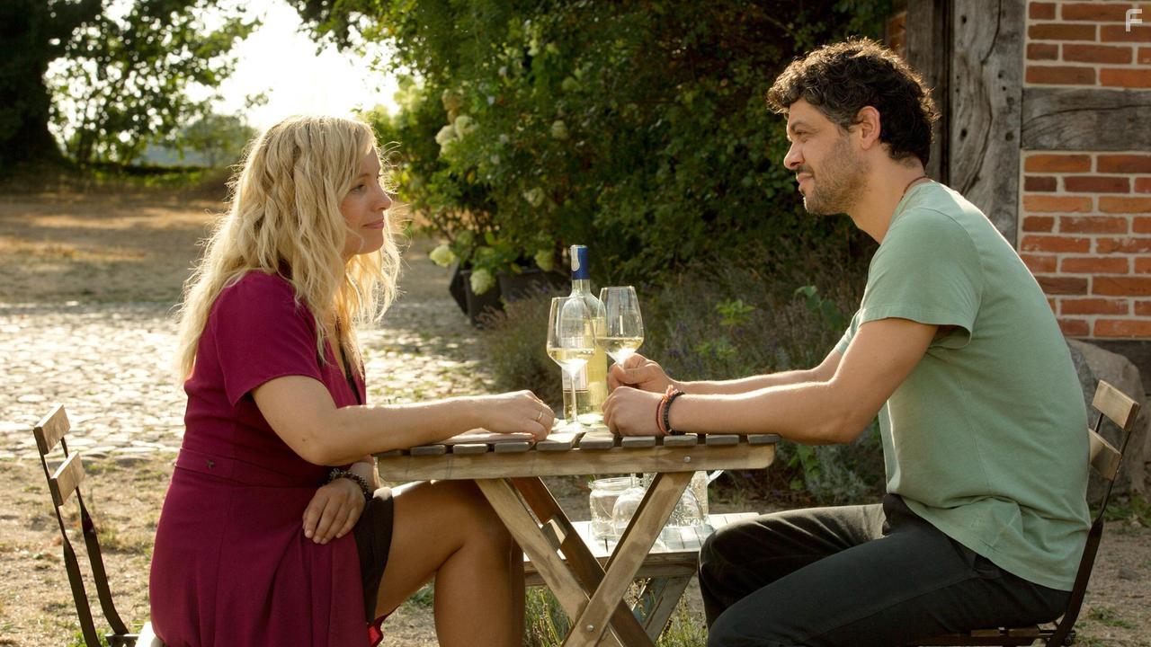 Nadja Uhl and Carlo Ljubek in Ein Wochenende im August (2019)