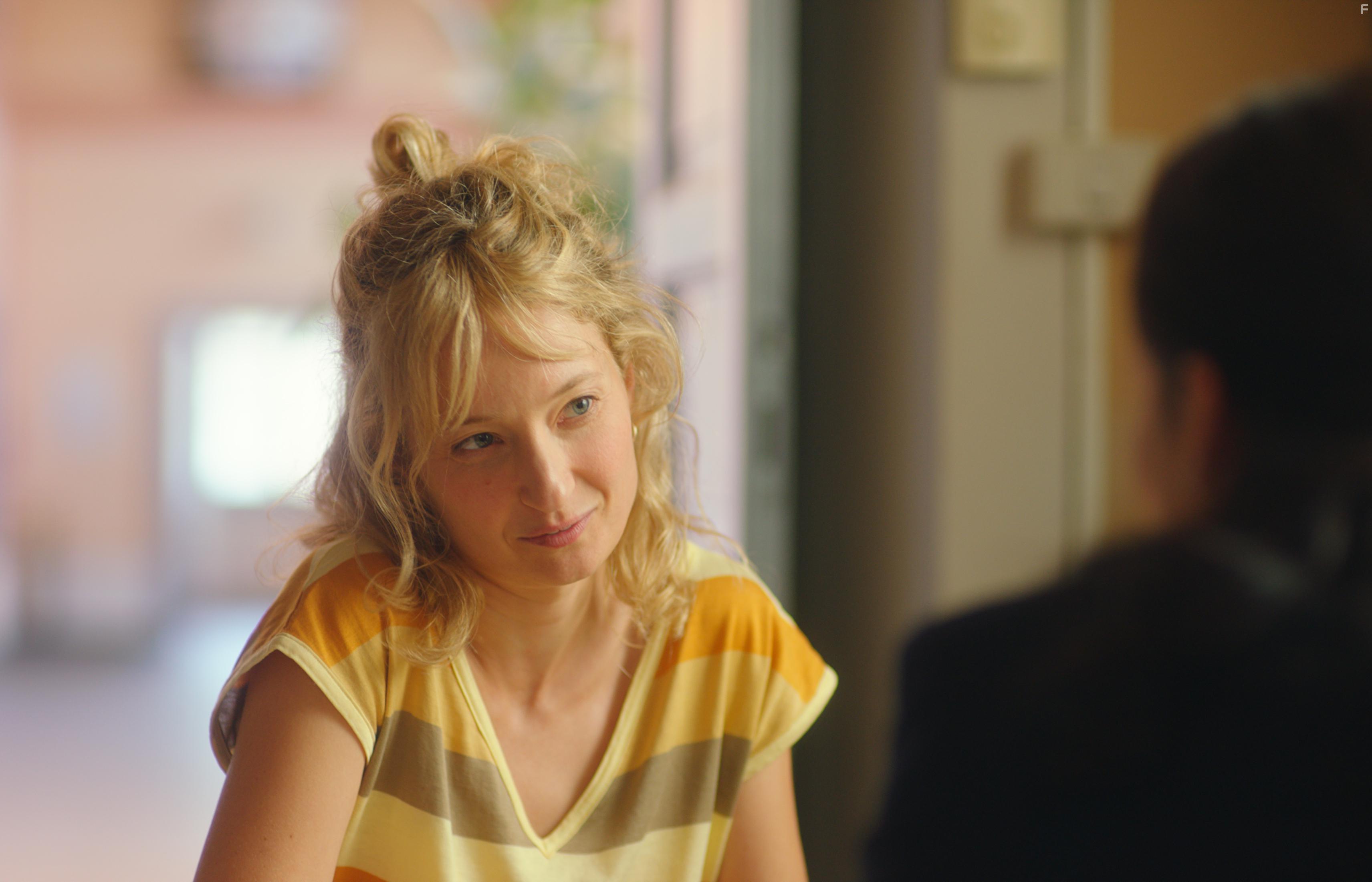 Alba Rohrwacher in Troppa grazia (2018)