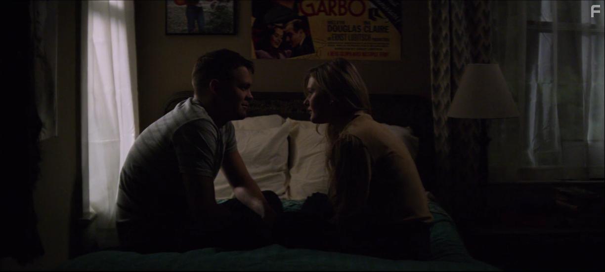 Johnny Simmons and Sophie Kennedy Clark in The Phenom (2016)