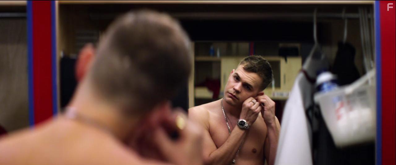 Johnny Simmons in The Phenom (2016)