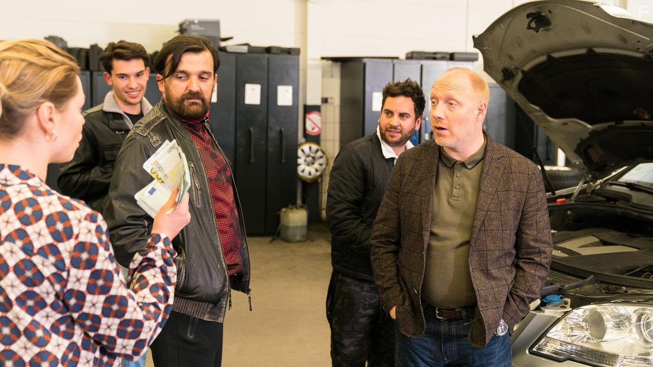 Simon Schwarz and Karolina Lodyga in Nimm Du ihn (2019)