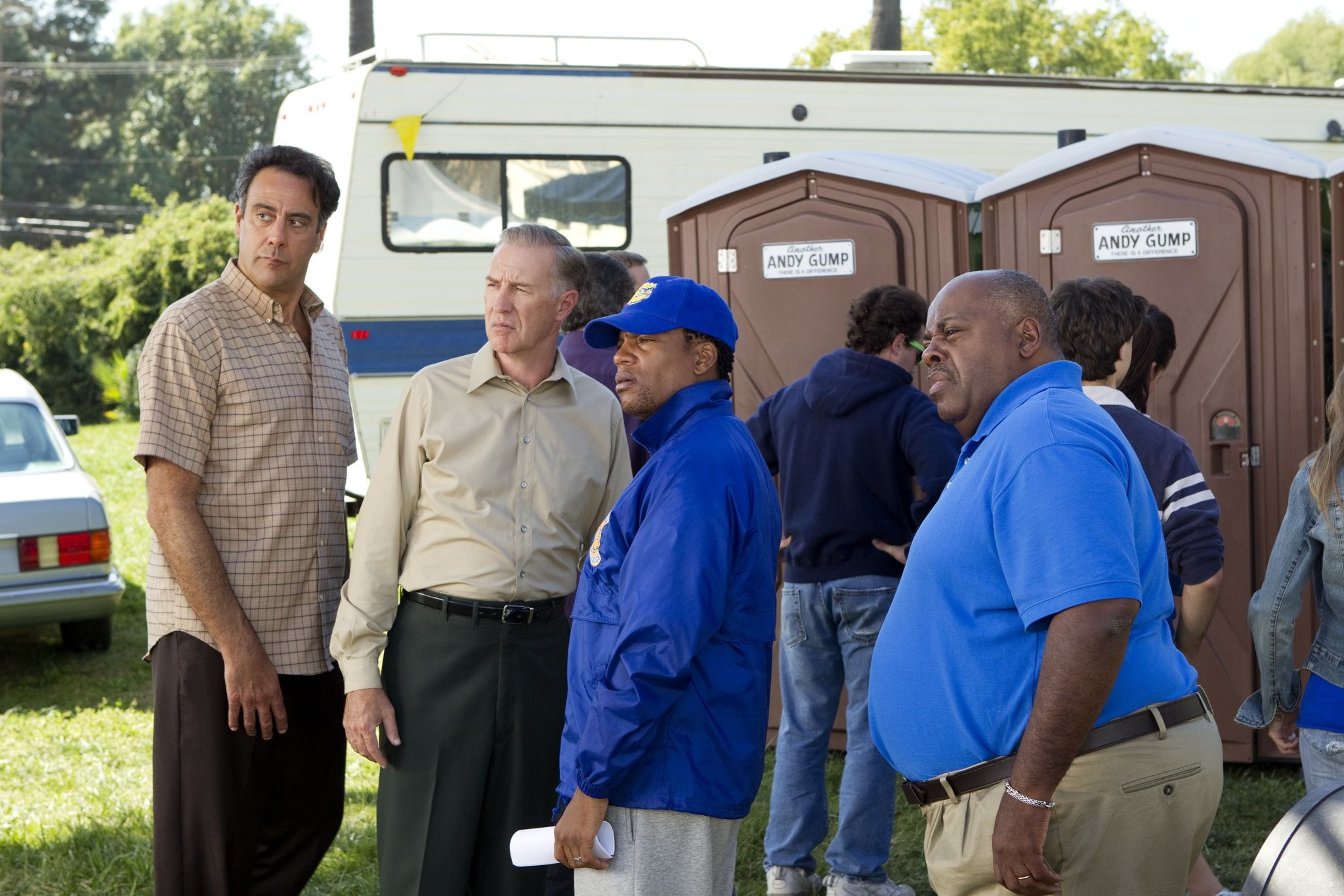 Reginald VelJohnson, Brad Garrett, D.L. Hughley, and Geoff Pierson in Блеск славы (2010)
