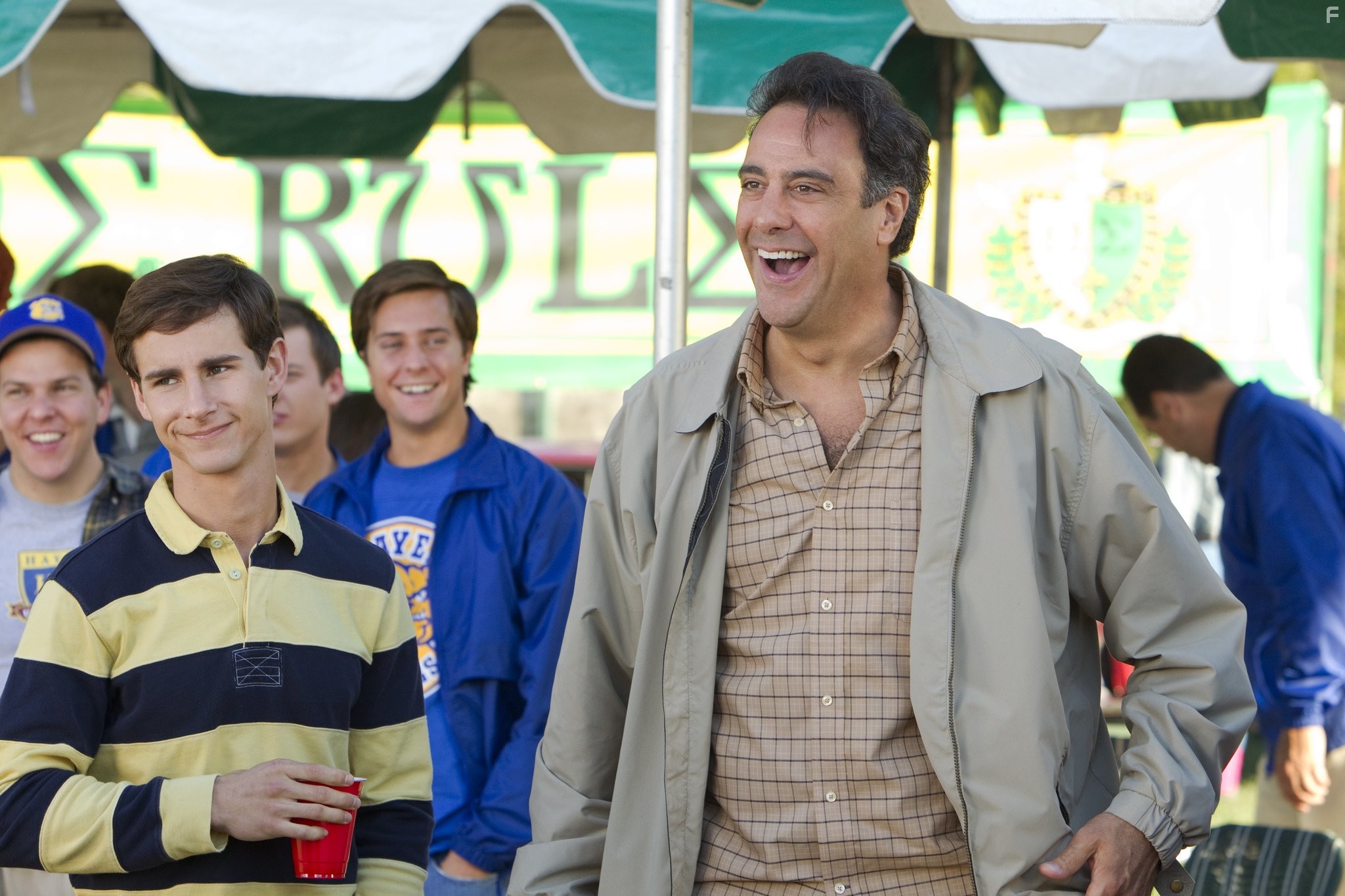 Brad Garrett and Kelly Blatz in Блеск славы (2010)