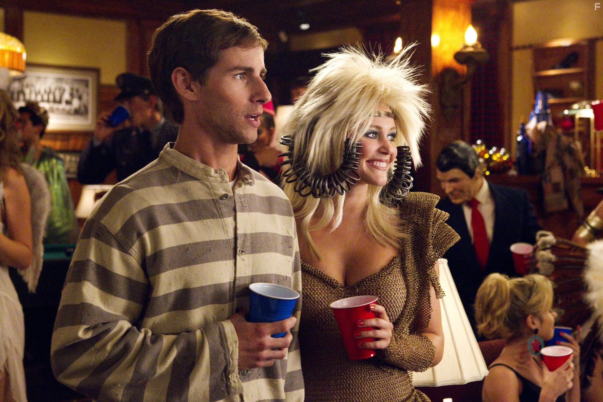 Julianna Guill and Kelly Blatz in Блеск славы (2010)