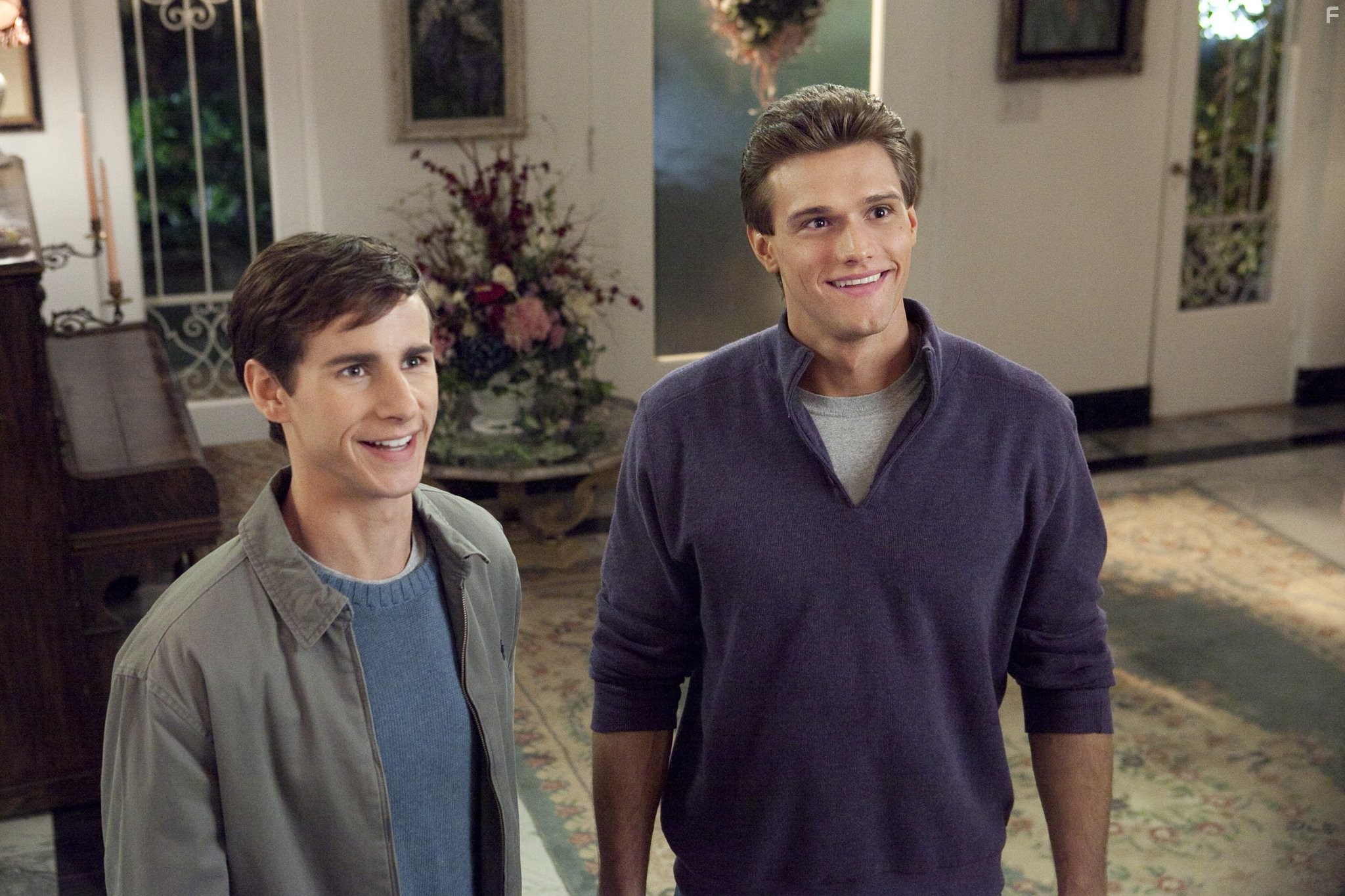 Kelly Blatz and Hartley Sawyer in Блеск славы (2010)