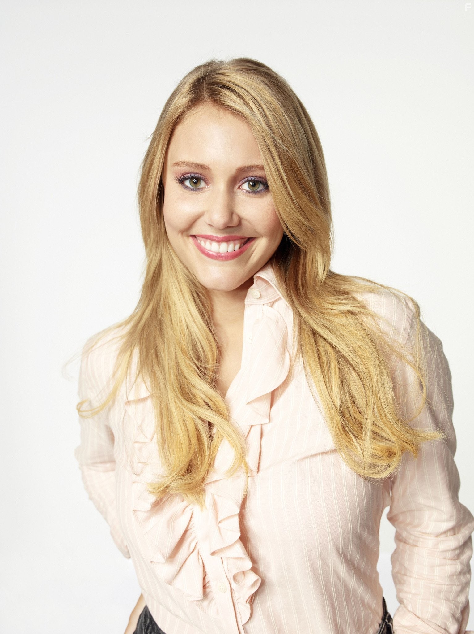 Julianna Guill in Блеск славы (2010)