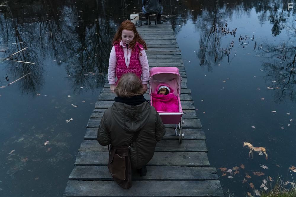 Magdalena Cielecka, Nikola Karwowska, and Piotr Polak in Ciemno, prawie noc (2019)