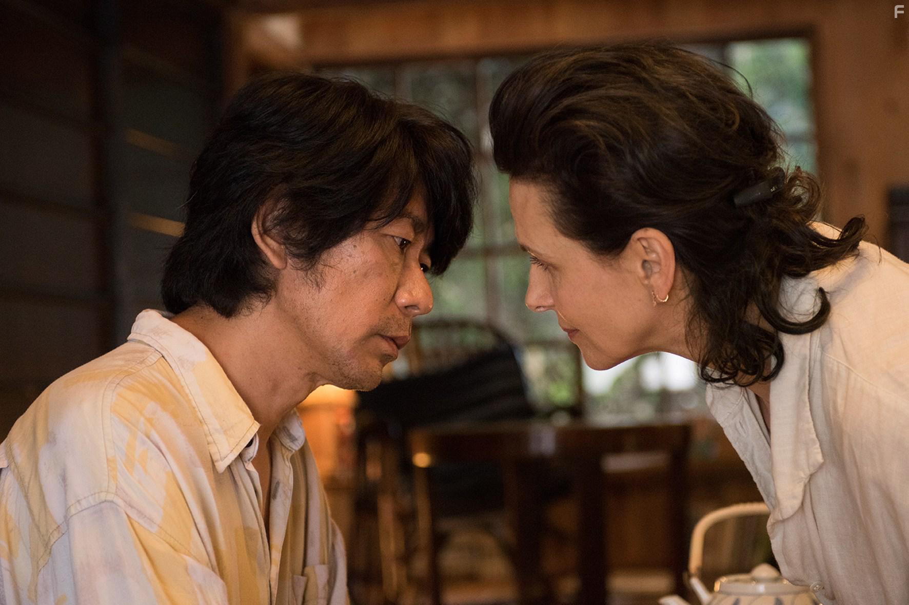 Juliette Binoche and Masatoshi Nagase in Vision (2018)