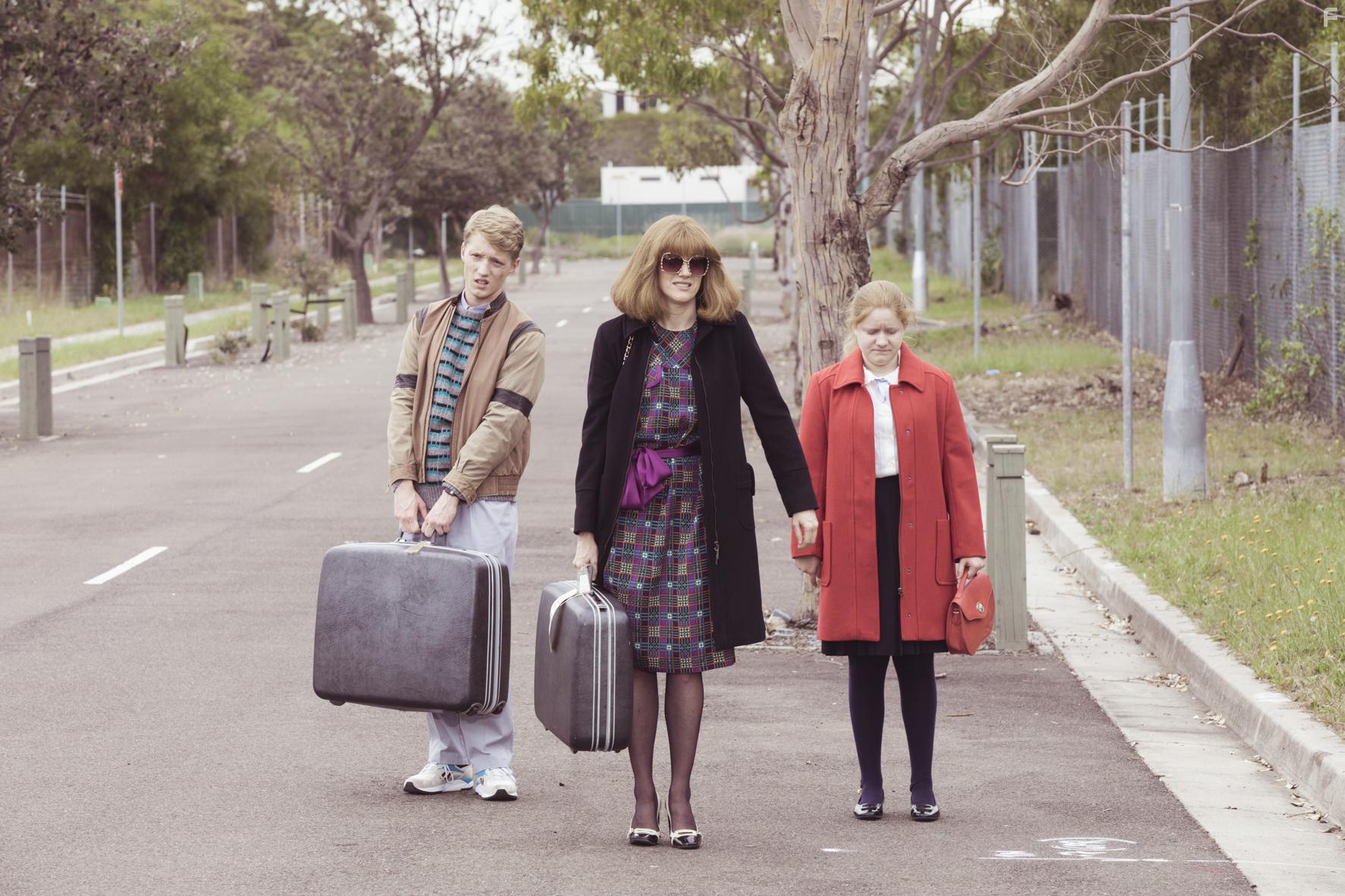 Sarah Kendall, Maggie Ireland-Jones, and Frazer Hadfield in Frayed (2019)