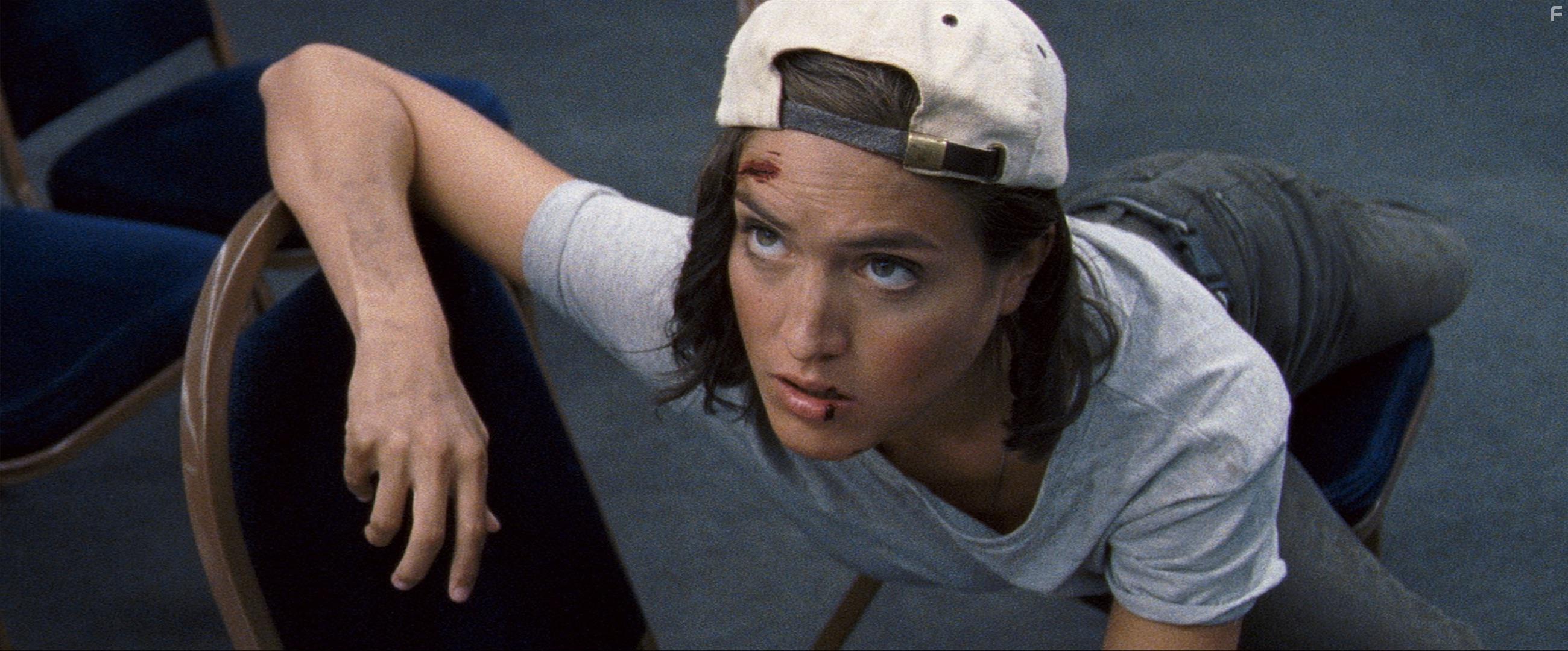 Luana Velis in Luz (2018)