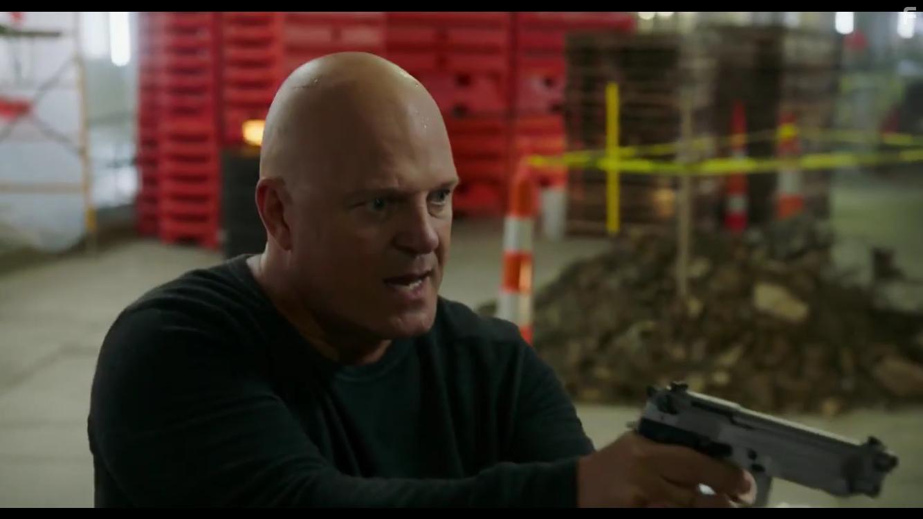 Michael Chiklis in 10 Minutes Gone (2019)