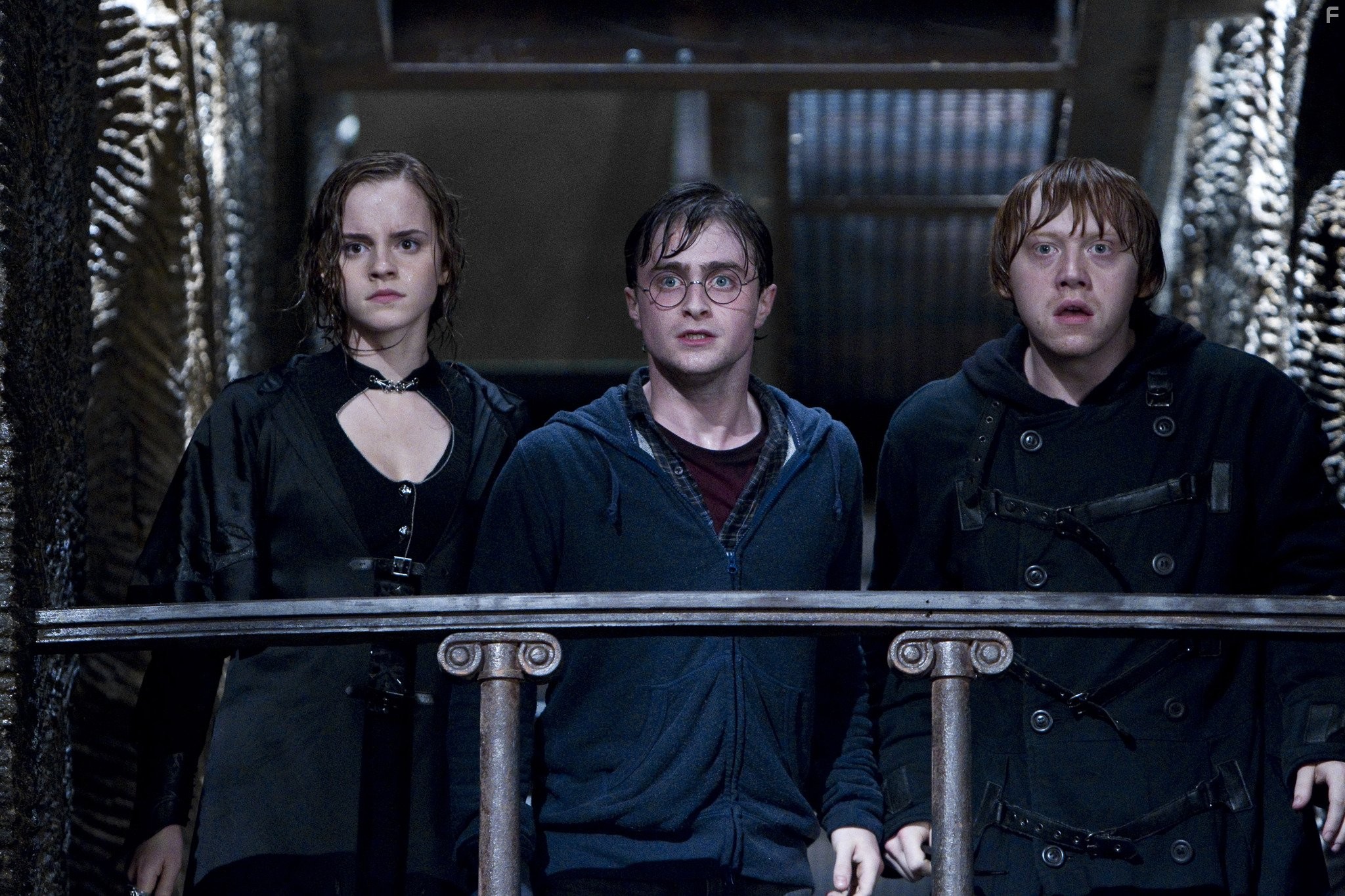 Rupert Grint, Daniel Radcliffe, and Emma Watson in Гарри Поттер и Дары смерти: Часть II (2011)