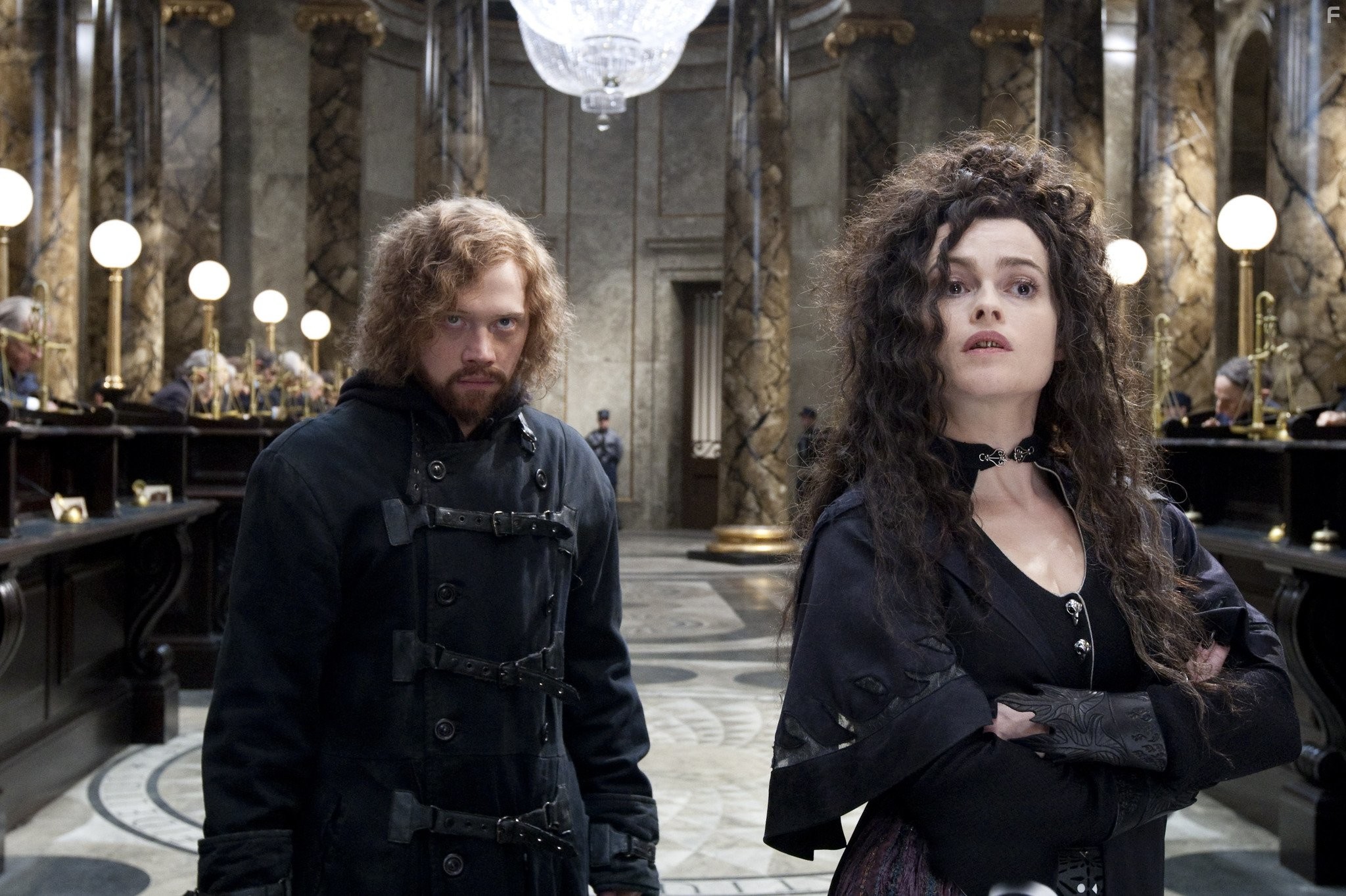 Helena Bonham Carter and Rupert Grint in Гарри Поттер и Дары смерти: Часть II (2011)