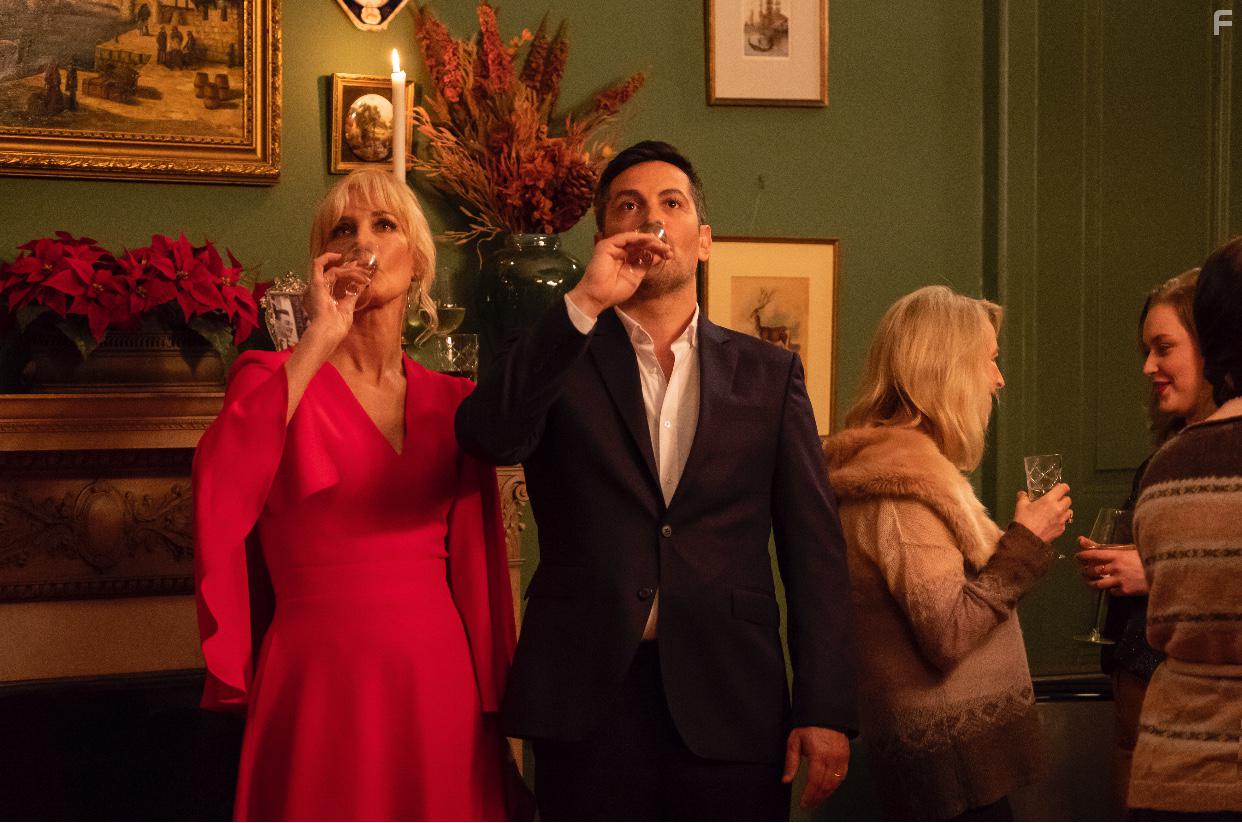 Surviving Christmas with the Relatives (2018)