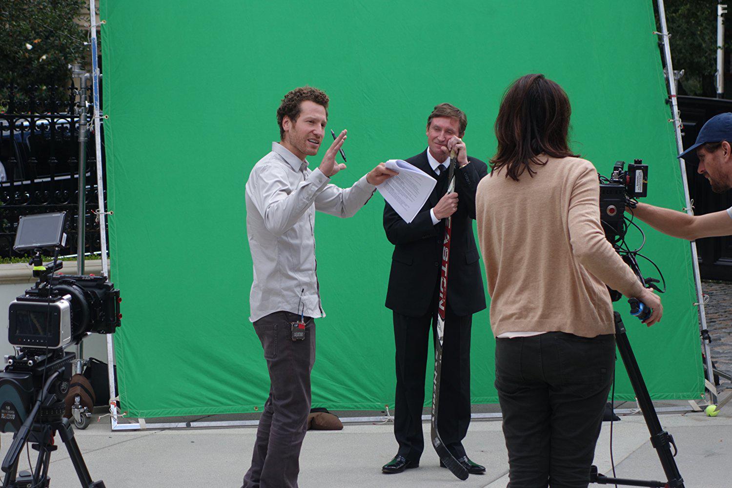 Wayne Gretzky, Svetlana Cvetko, and Gabe Polsky in In Search of Greatness (2018)