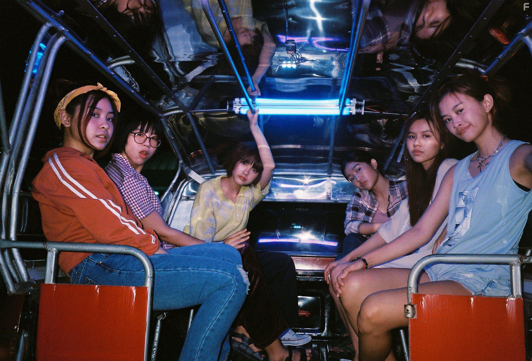 Sumitra Duangkaew, Jidarpha Chamchooy, Jennis Oprasert, Praewa Suthamphong, Milin Dokthian, and Isarapa Thawatpakdee in Where We Belong (2019)