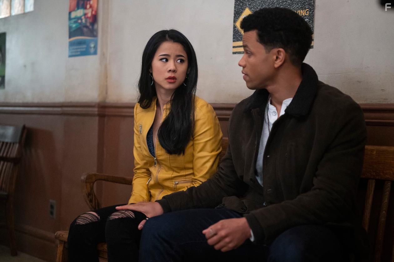 Leah Lewis and Tunji Kasim in Nancy Drew (2019)