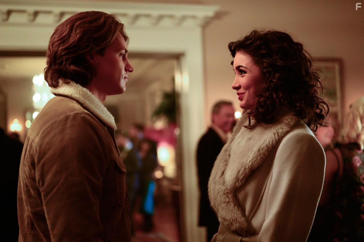 Alex Saxon and Maddison Jaizani in Nancy Drew (2019)