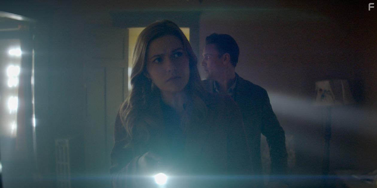 Riley Smith and Kennedy McMann in Nancy Drew (2019)