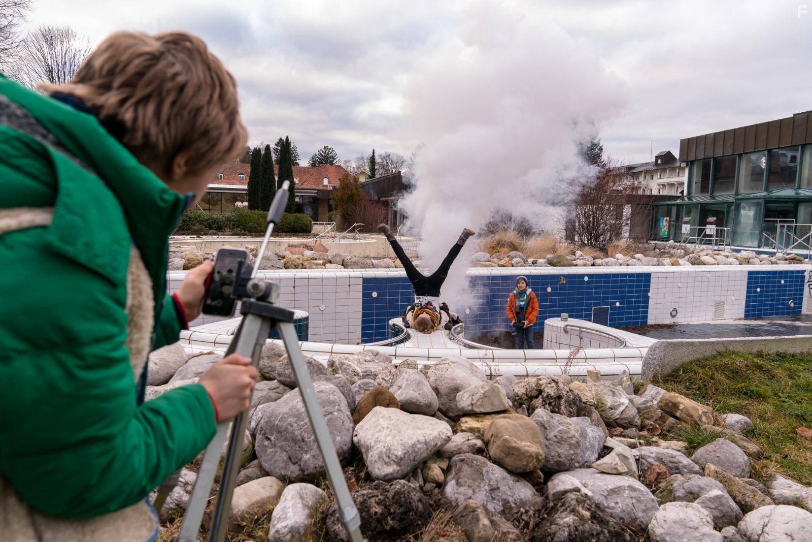 Colin Badura and Cleo Dietmayr in Unheimlich perfekte Freunde (2019)