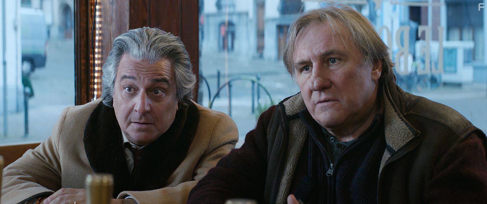 Grard Depardieu and Christian Clavier in Convoi exceptionnel (2019)