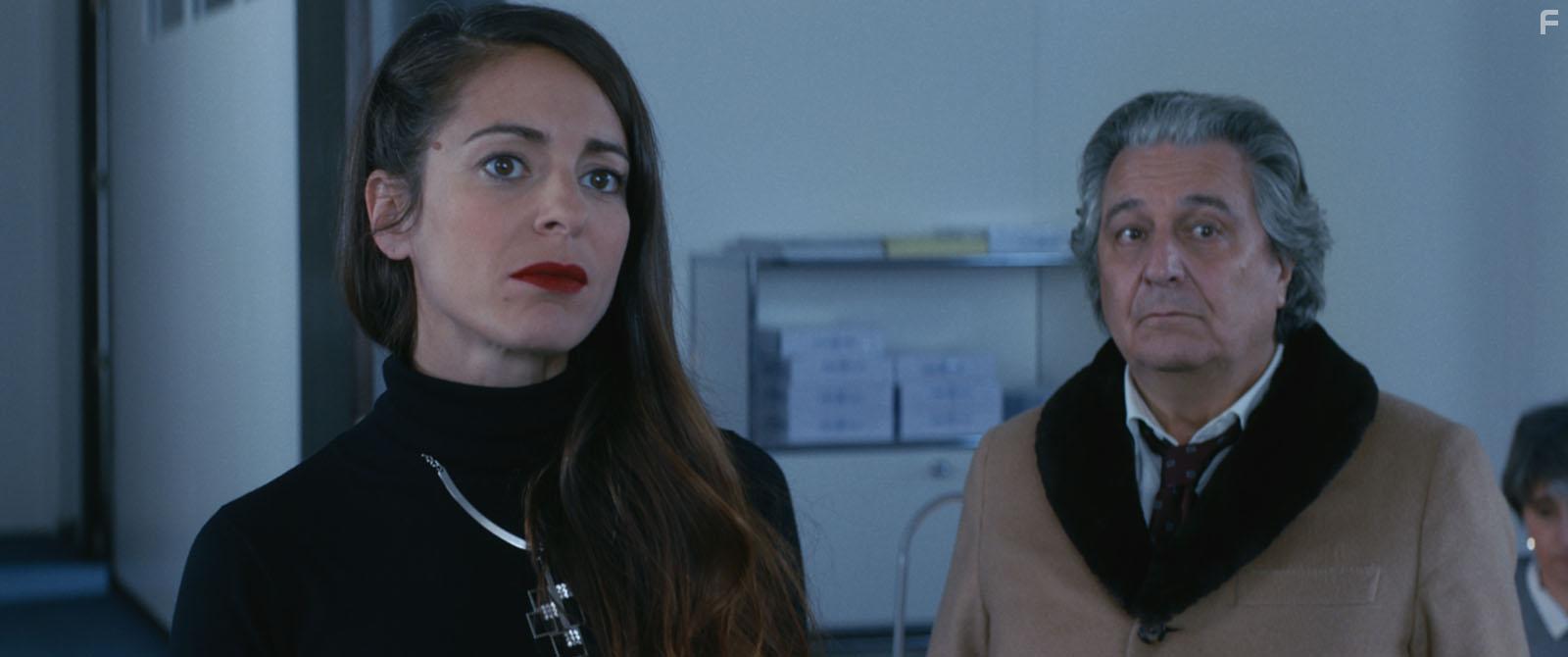 Christian Clavier and Audrey Dana in Convoi exceptionnel (2019)