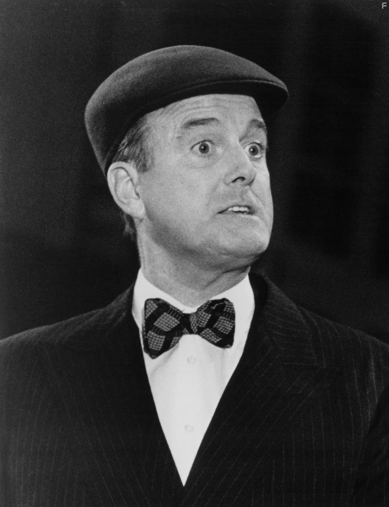 John Cleese in Перепутанные наследники (1993)