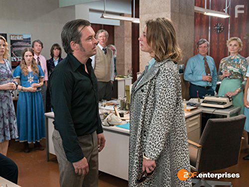 Ole Puppe, Julia Thurnau, Milena Dreiig, and Sarina Radomski in Zarah: Wilde Jahre (2017)