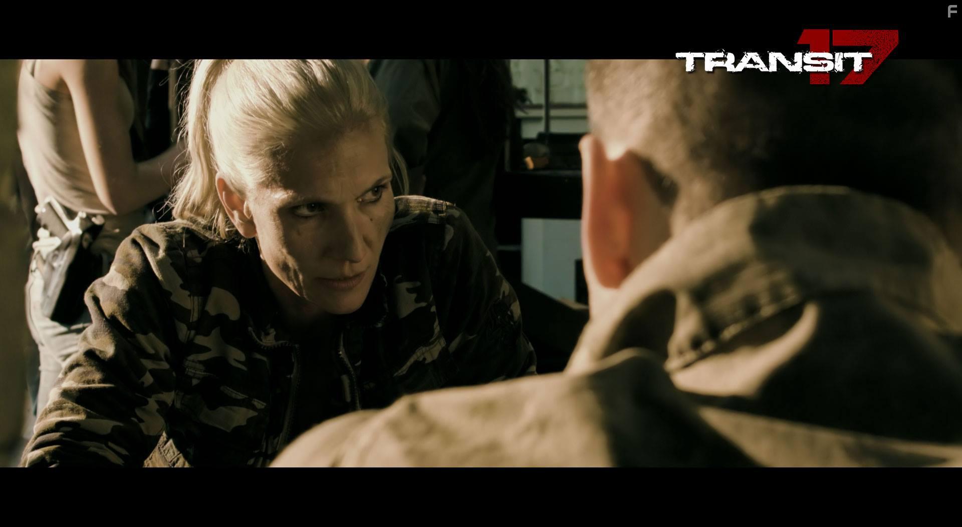 Peronella Van Kastel and Daniel Pala in Transit 17 (2019)